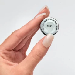 S251 UV Gel Polish One Step 3in1 -Catrice Cosmetics Geschäft MAM 10325386 SHOP IMAGE 1.4